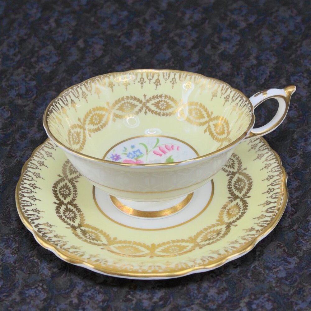 Antique Paragon Cabbage Rose Tea Cup and Saucer Set Heavy Gold Pattern England - Picture 2 of 16